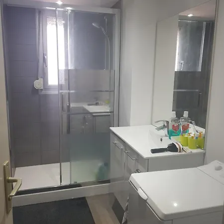 Lejlighed Calme 3 Avec Lit Double Wifi - Parking Facile